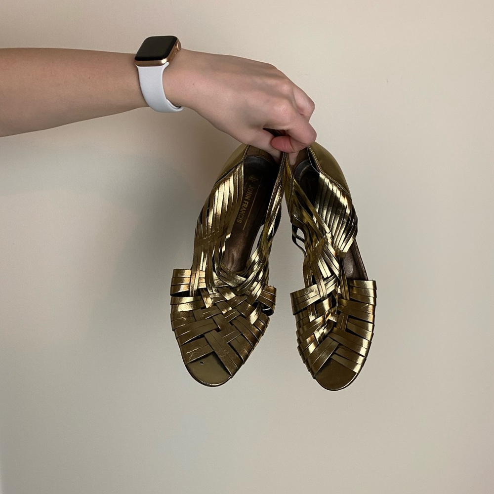 Gold Summer shoe